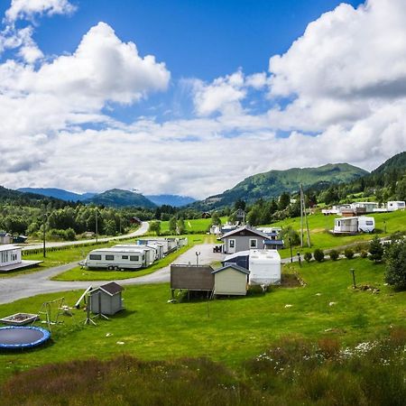 Smordal Hytteutleie Og Camping Otel Nordfjordeid Dış mekan fotoğraf