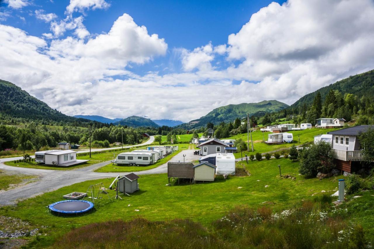 Smordal Hytteutleie Og Camping Otel Nordfjordeid Dış mekan fotoğraf